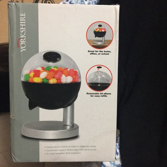 Touch activated Snack Dispenser - Picture 1 of 2